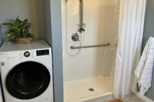 Daylesford Crossing - Deluxe 1BR - Bath