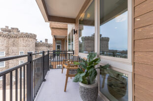 The 501 - 1BR - Balcony